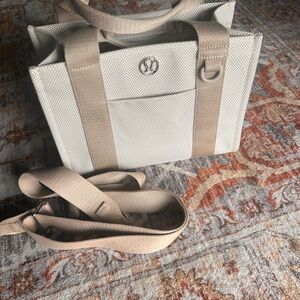lululemon athletica Two-Tone Canvas Mini Tote Bag 4.5L Mojave Tan /Light Ivory